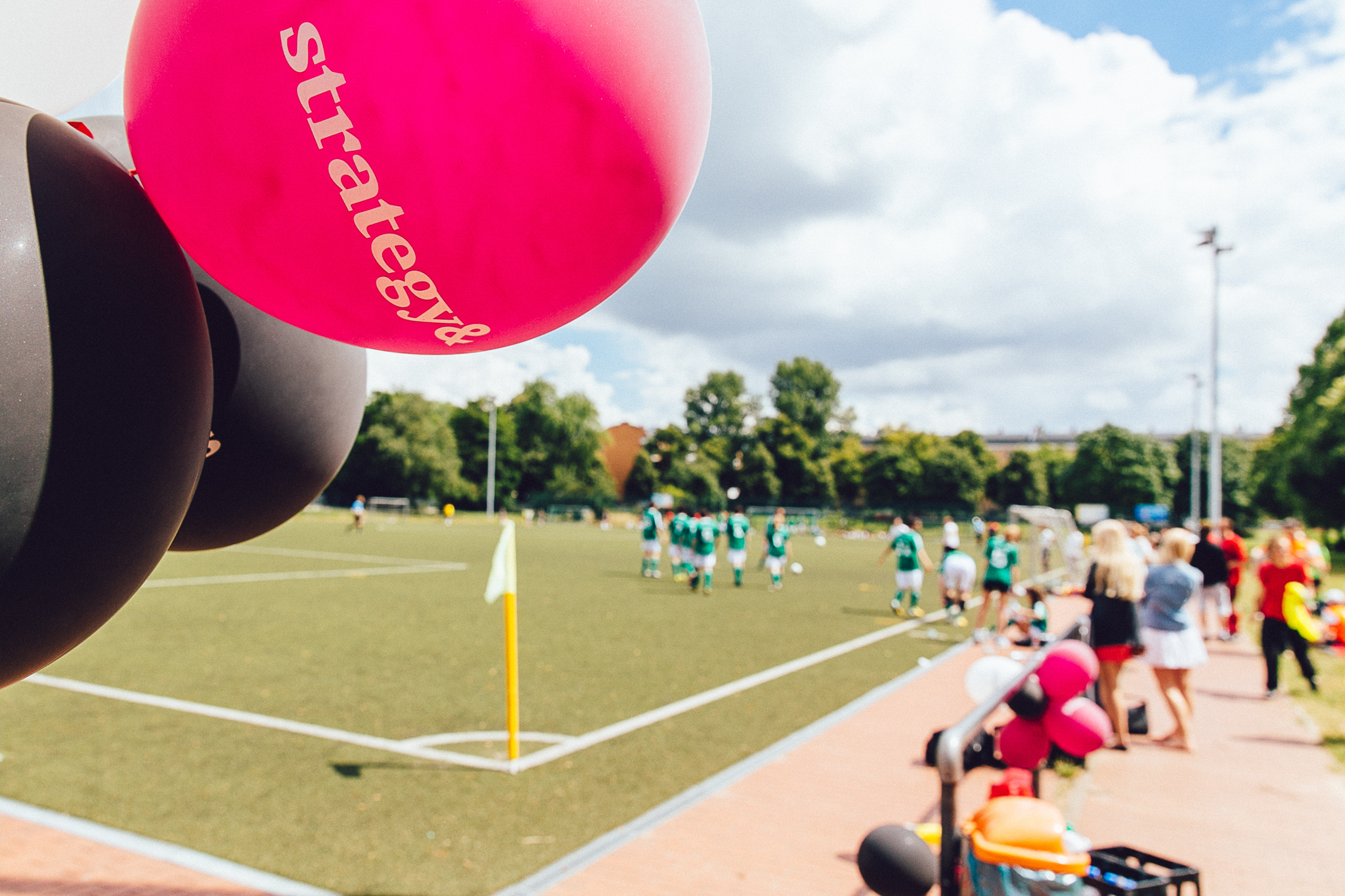 PWC Strategy& (Germany) GmbH - Fußball Turnier 2014 Berlin